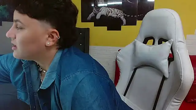 isabeautyx19 online show from 11, 4, 2026