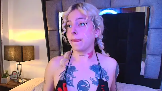 Snapshot of Bonnie_vega chatting on 4, 3, 2025 Bonnie vega online show from 4, 3, 2025