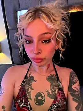 Snapshot of Bonnie_vega chatting on 9, 9, 2025 Bonnie vega online show from 9, 9, 2025