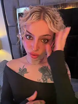 Snapshot of Bonnie_vega chatting on 10, 9, 2025 Bonnie vega online show from 10, 9, 2025