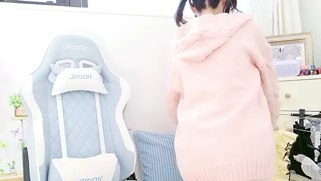 -minami- online show from 22, 11, 2025