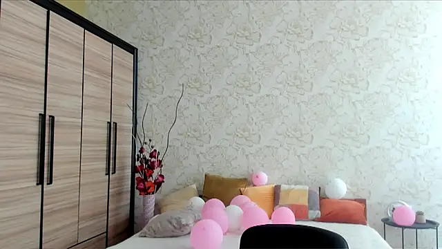 JulisSweet online show from 6, 3, 2025