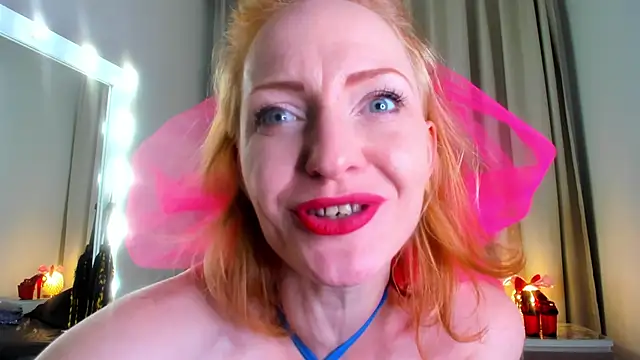 Snapshot of SquirtyAlisa chatting on 5, 10, 2025 SquirtyAlisa online show from 5, 10, 2025