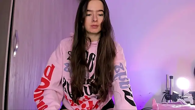 Snapshot of aalyce_syn chatting on 27, 11, 2025 aalyce syn online show from 27, 11, 2025