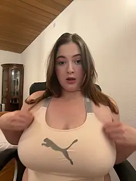 Kamilla Loop online show from 10, 9, 2025