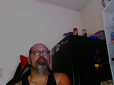 Snapshot of KrazyLegz chatting on 11, 12, 2024 KrazyLegz online show from 11, 12, 2024