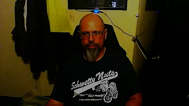 Snapshot of KrazyLegz chatting on 23, 12, 2024 KrazyLegz online show from 23, 12, 2024