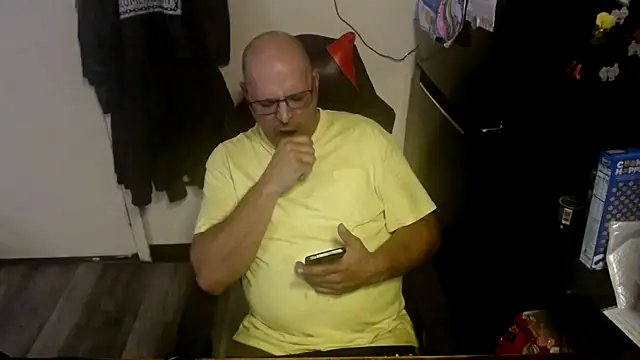 Snapshot of KrazyLegz chatting on 9, 9, 2025 KrazyLegz online show from 9, 9, 2025