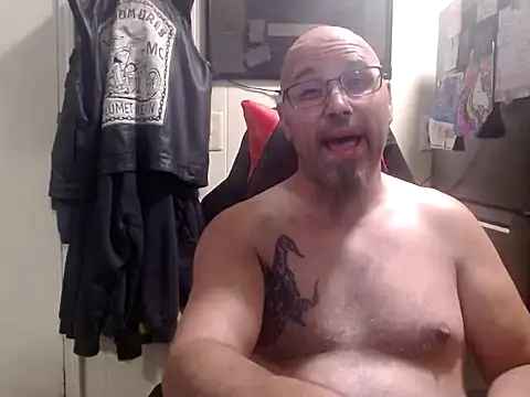 Snapshot of KrazyLegz chatting on 11, 9, 2025 KrazyLegz online show from 11, 9, 2025