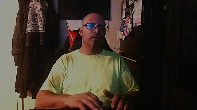 Snapshot of KrazyLegz chatting on 17, 9, 2025 KrazyLegz online show from 17, 9, 2025