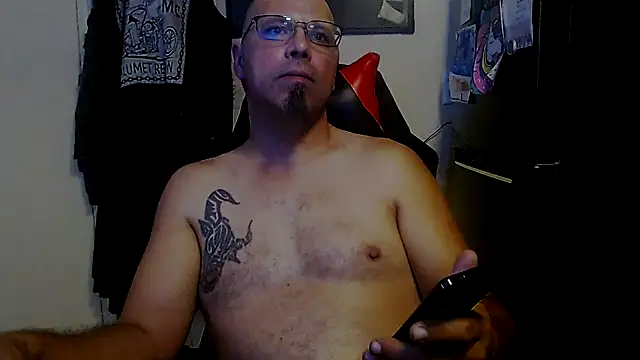 Snapshot of KrazyLegz chatting on 20, 9, 2025 KrazyLegz online show from 20, 9, 2025