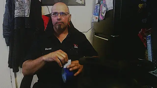 Snapshot of KrazyLegz chatting on 25, 9, 2025 KrazyLegz online show from 25, 9, 2025