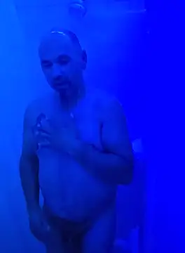 Snapshot of KrazyLegz chatting on 3, 10, 2025 KrazyLegz online show from 3, 10, 2025