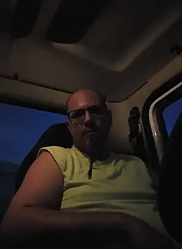 Snapshot of KrazyLegz chatting on 4, 10, 2025 KrazyLegz online show from 4, 10, 2025