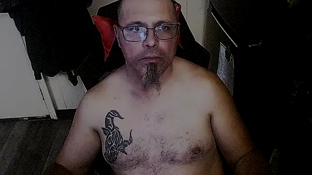 Snapshot of KrazyLegz chatting on 15, 10, 2025 KrazyLegz online show from 15, 10, 2025