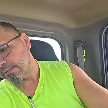 Snapshot of KrazyLegz chatting on 17, 10, 2025 KrazyLegz online show from 17, 10, 2025