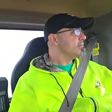 Snapshot of KrazyLegz chatting on 25, 10, 2025 KrazyLegz online show from 25, 10, 2025