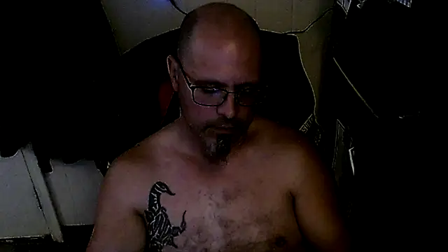 Snapshot of KrazyLegz chatting on 26, 10, 2025 KrazyLegz online show from 26, 10, 2025