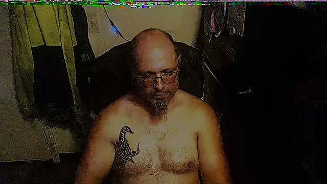 Snapshot of KrazyLegz chatting on 1, 11, 2025 KrazyLegz online show from 1, 11, 2025