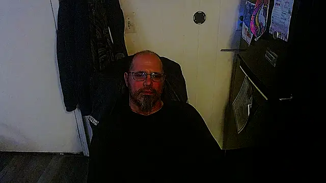 Snapshot of KrazyLegz chatting on 8, 11, 2025 KrazyLegz online show from 8, 11, 2025