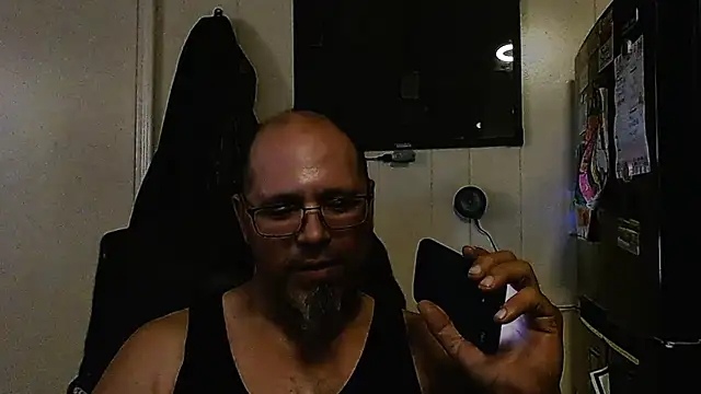 Snapshot of KrazyLegz chatting on 16, 11, 2025 KrazyLegz online show from 16, 11, 2025