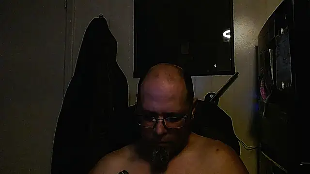 Snapshot of KrazyLegz chatting on 17, 11, 2025 KrazyLegz online show from 17, 11, 2025