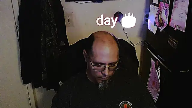 Snapshot of KrazyLegz chatting on 17, 11, 2025 KrazyLegz online show from 17, 11, 2025