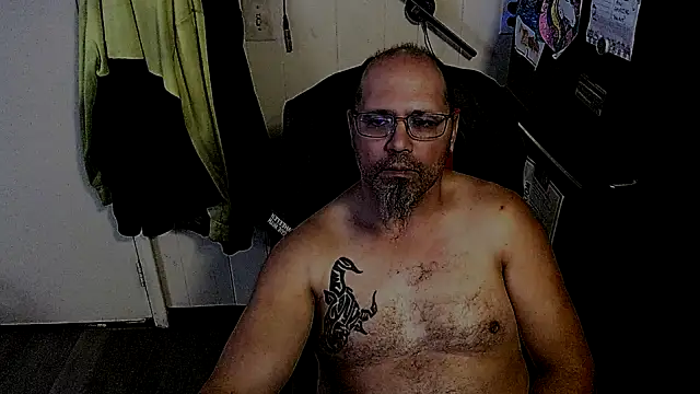 Snapshot of KrazyLegz chatting on 23, 11, 2025 KrazyLegz online show from 23, 11, 2025