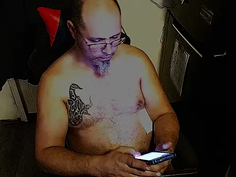 Snapshot of KrazyLegz chatting on 14, 12, 2025 KrazyLegz online show from 14, 12, 2025