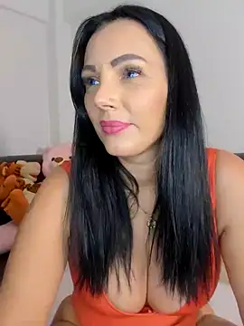 Snapshot of ReiyaRey chatting on 8, 9, 2025 ReiyaRey online show from 8, 9, 2025