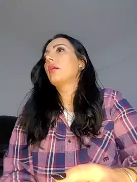 Snapshot of ReiyaRey chatting on 23, 10, 2025 ReiyaRey online show from 23, 10, 2025