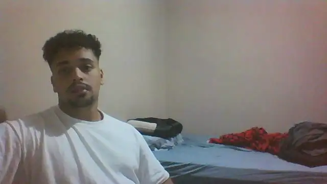 Snapshot of Xcumshot33 chatting on 8, 11, 2025 Xcumshot33 online show from 8, 11, 2025