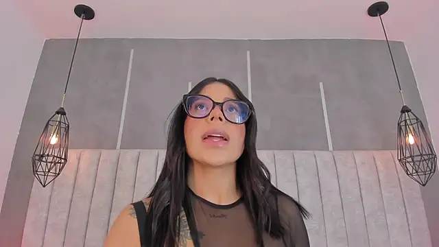 emelie 89 online show from 23, 11, 2025