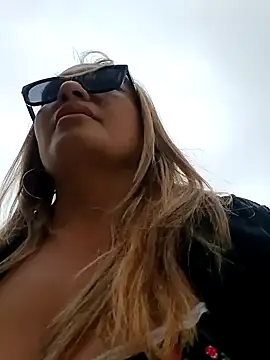 Snapshot of Afroditecash chatting on 11, 2, 2025 Afroditecash online show from 11, 2, 2025