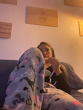 Snapshot of Afroditecash chatting on 18, 2, 2025 Afroditecash online show from 18, 2, 2025