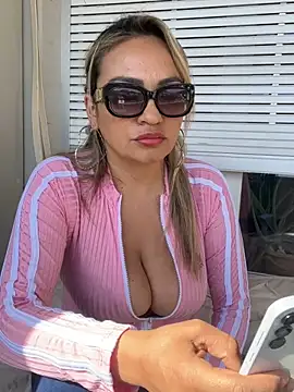 Snapshot of Afroditecash chatting on 11, 3, 2025 Afroditecash online show from 11, 3, 2025