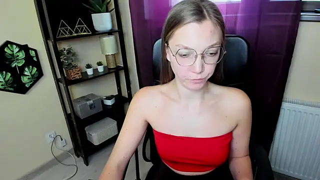 Snapshot of EmillyPlay chatting on 19, 3, 2025 EmillyPlay online show from 19, 3, 2025