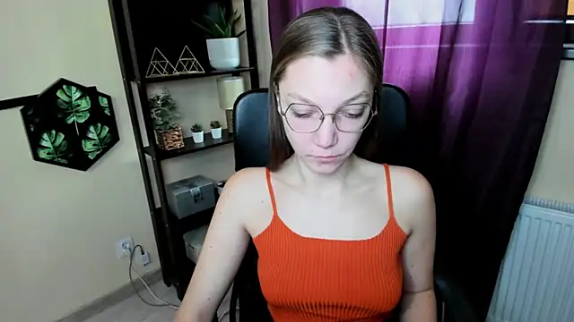 Snapshot of EmillyPlay chatting on 21, 3, 2025 EmillyPlay online show from 21, 3, 2025