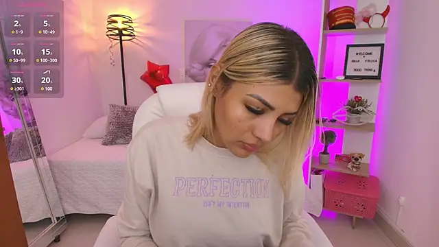 Snapshot of SALOOMEE__ chatting on 4, 3, 2025 SALOOMEE online show from 4, 3, 2025