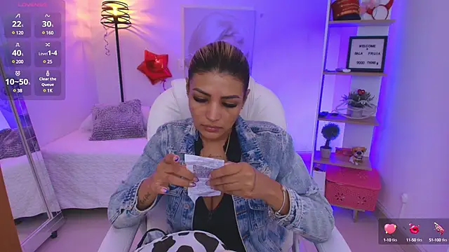 Snapshot of SALOOMEE__ chatting on 8, 3, 2025 SALOOMEE online show from 8, 3, 2025