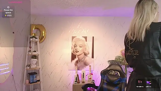 Snapshot of SALOOMEE__ chatting on 12, 9, 2025 SALOOMEE online show from 12, 9, 2025