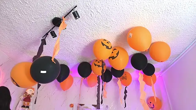 Snapshot of SALOOMEE__ chatting on 31, 10, 2025 SALOOMEE online show from 31, 10, 2025