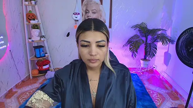 Snapshot of SALOOMEE__ chatting on 18, 11, 2025 SALOOMEE online show from 18, 11, 2025