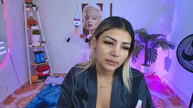 Snapshot of SALOOMEE__ chatting on 19, 11, 2025 SALOOMEE online show from 19, 11, 2025