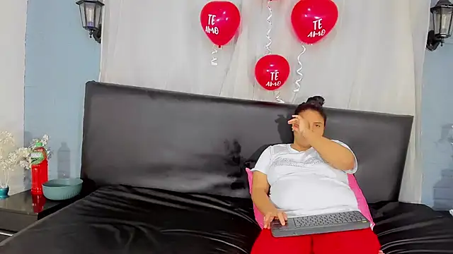 Snapshot of brunnette_hot chatting on 14, 2, 2025 brunnette hot online show from 14, 2, 2025