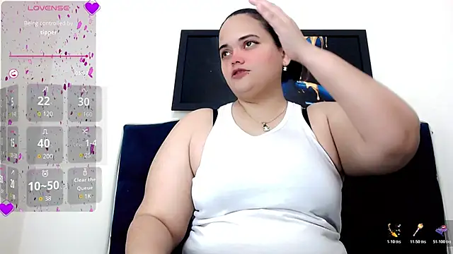 Snapshot of brunnette_hot chatting on 8, 11, 2025 brunnette hot online show from 8, 11, 2025