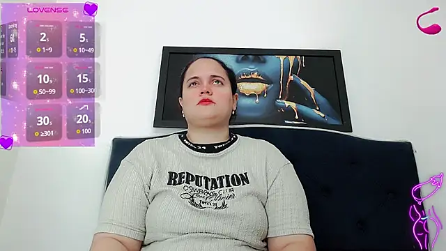 Snapshot of brunnette_hot chatting on 11, 11, 2025 brunnette hot online show from 11, 11, 2025