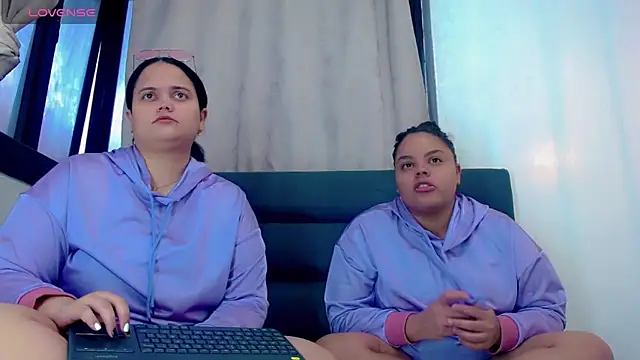 Snapshot of brunnette_hot chatting on 3, 12, 2025 brunnette hot online show from 3, 12, 2025