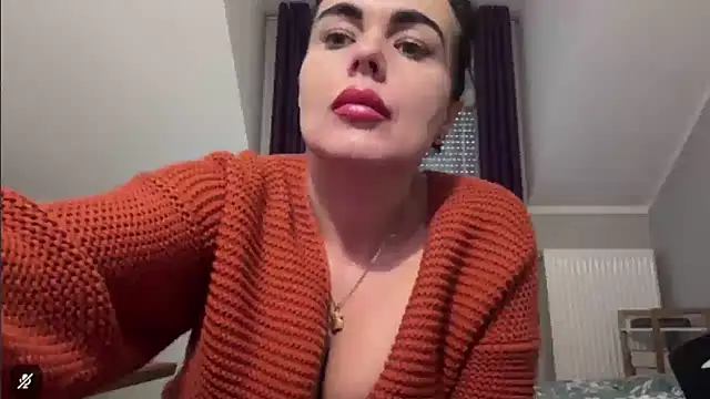 Snapshot of DESIREjenny chatting on 5, 12, 2025 DESIREjenny online show from 5, 12, 2025