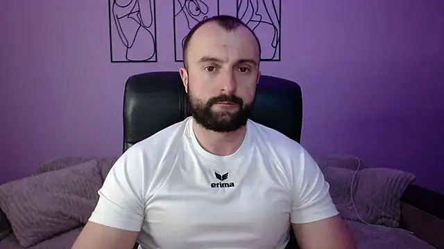 brindlefly6969 online show from 8, 4, 2026